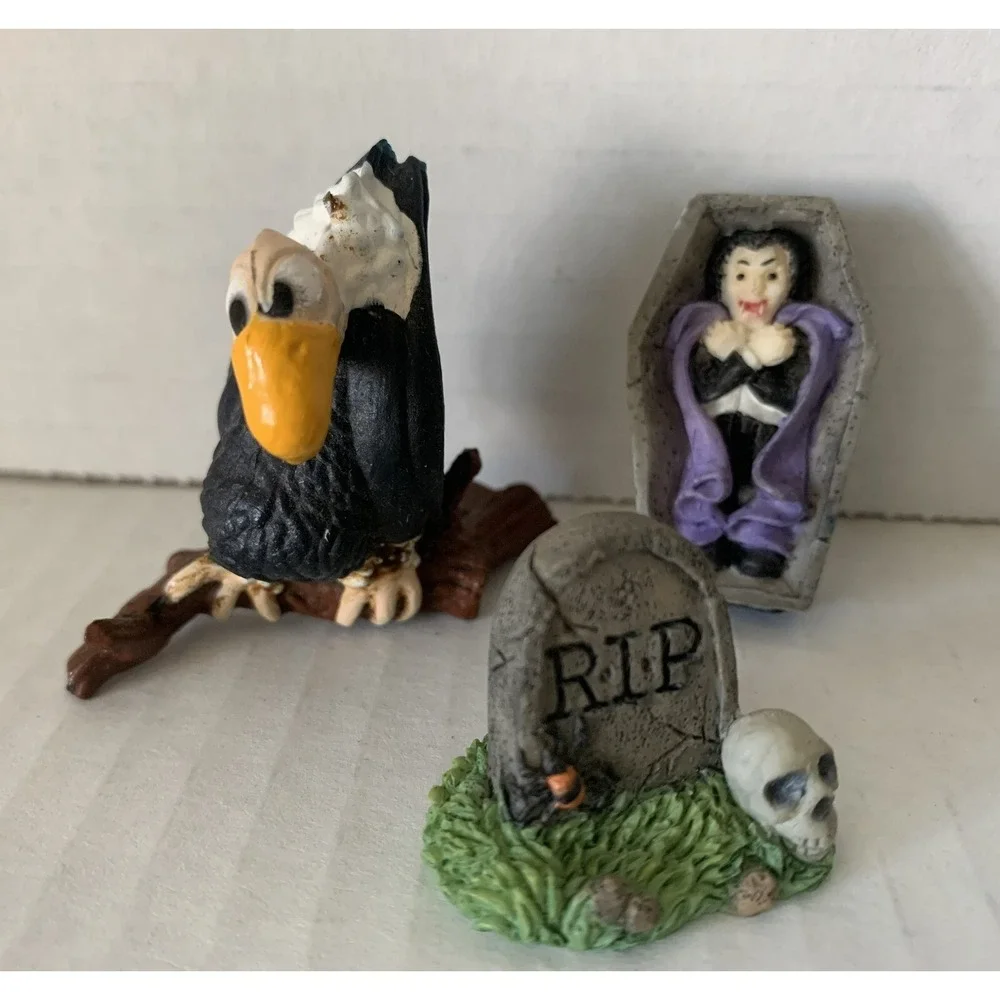 Halloween Mini Dollhouse Cake Topper LOT of 3 Vulture Tombstone Coffin Vampire